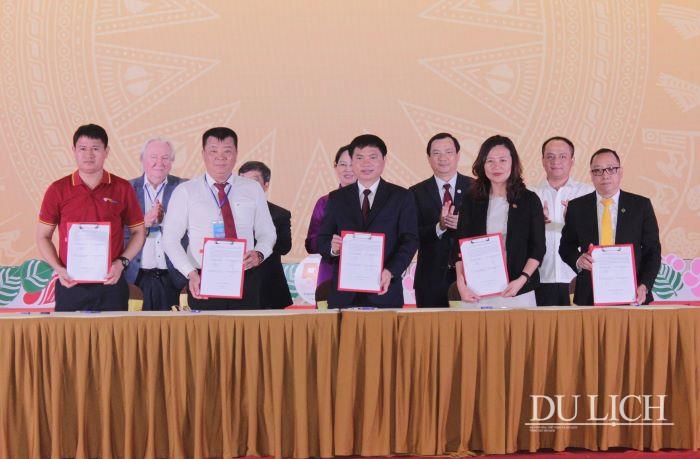 UBND tỉnh Hà Nam ký kết hợp tác phát triển du lịch với Tập đoàn Sun Group, Tập đoàn BRG, Vietravel, Câu lạc bộ Lữ hành UNESCO Hà Nội.